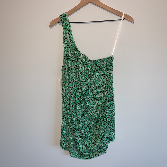 New York and company quaterfoil off the shoulder top - Picture 5 of 5